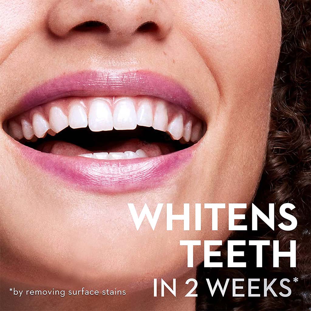 Oral-B 3D White Luxe Pro-Flex Medium Manual Toothbrush Medium, Pack of 1's