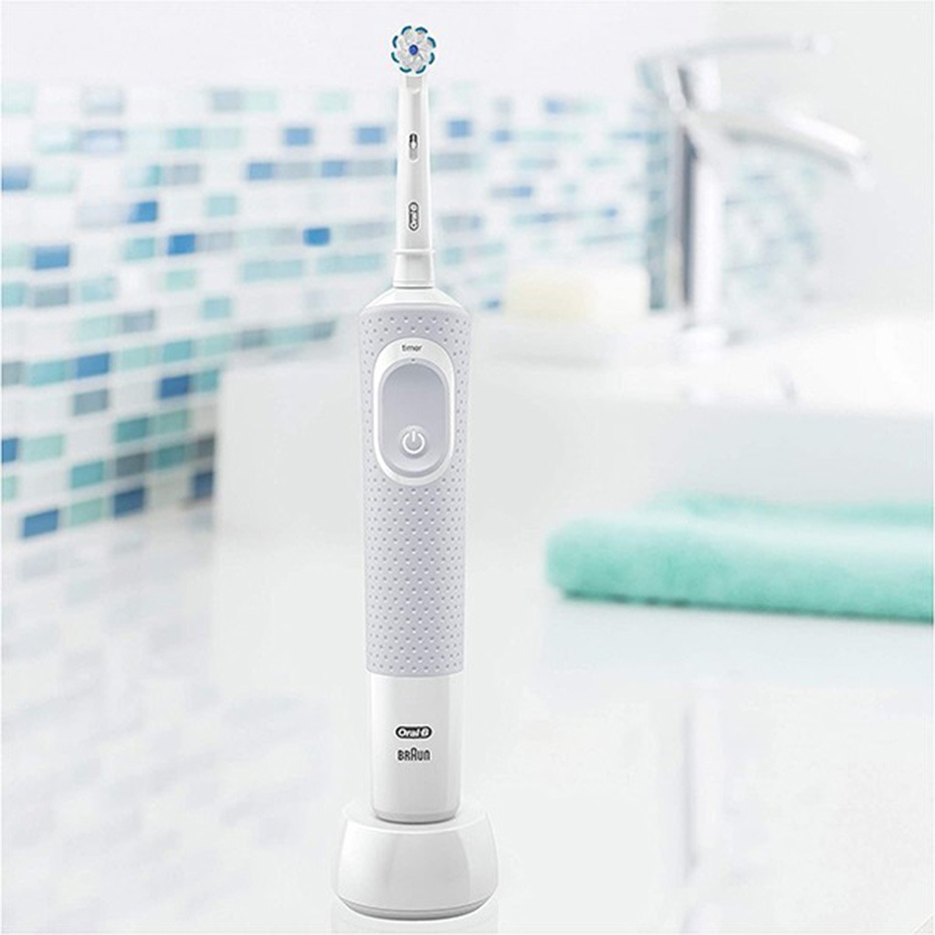 Oral B Vitality100 Cross Action Toothbrush White D100.413.1