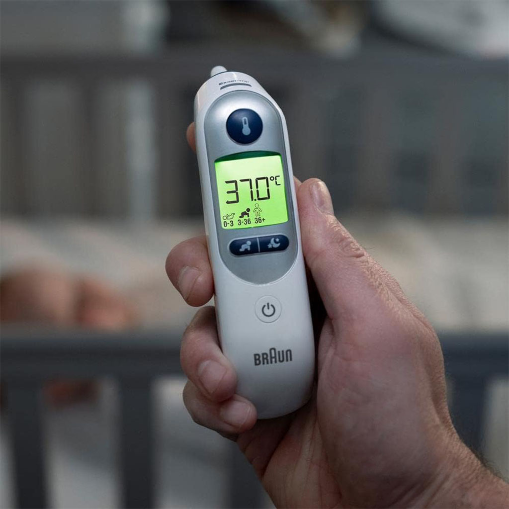 Braun Thermoscan 7+ Ear Thermometer with Age Precision and Night Mode IRT6525