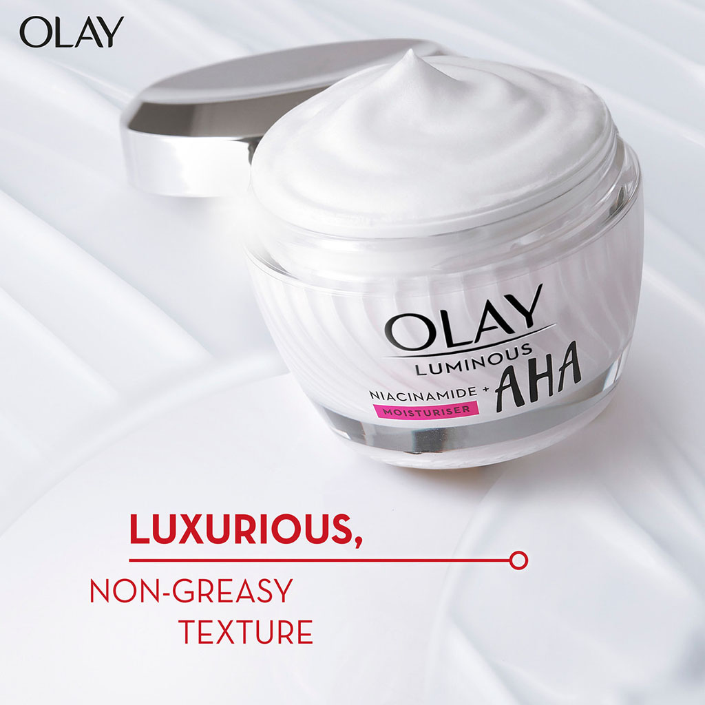 Olay Luminous Niacinamide + AHA Brightening Face Moisturiser Cream For Spot Reduction 50g