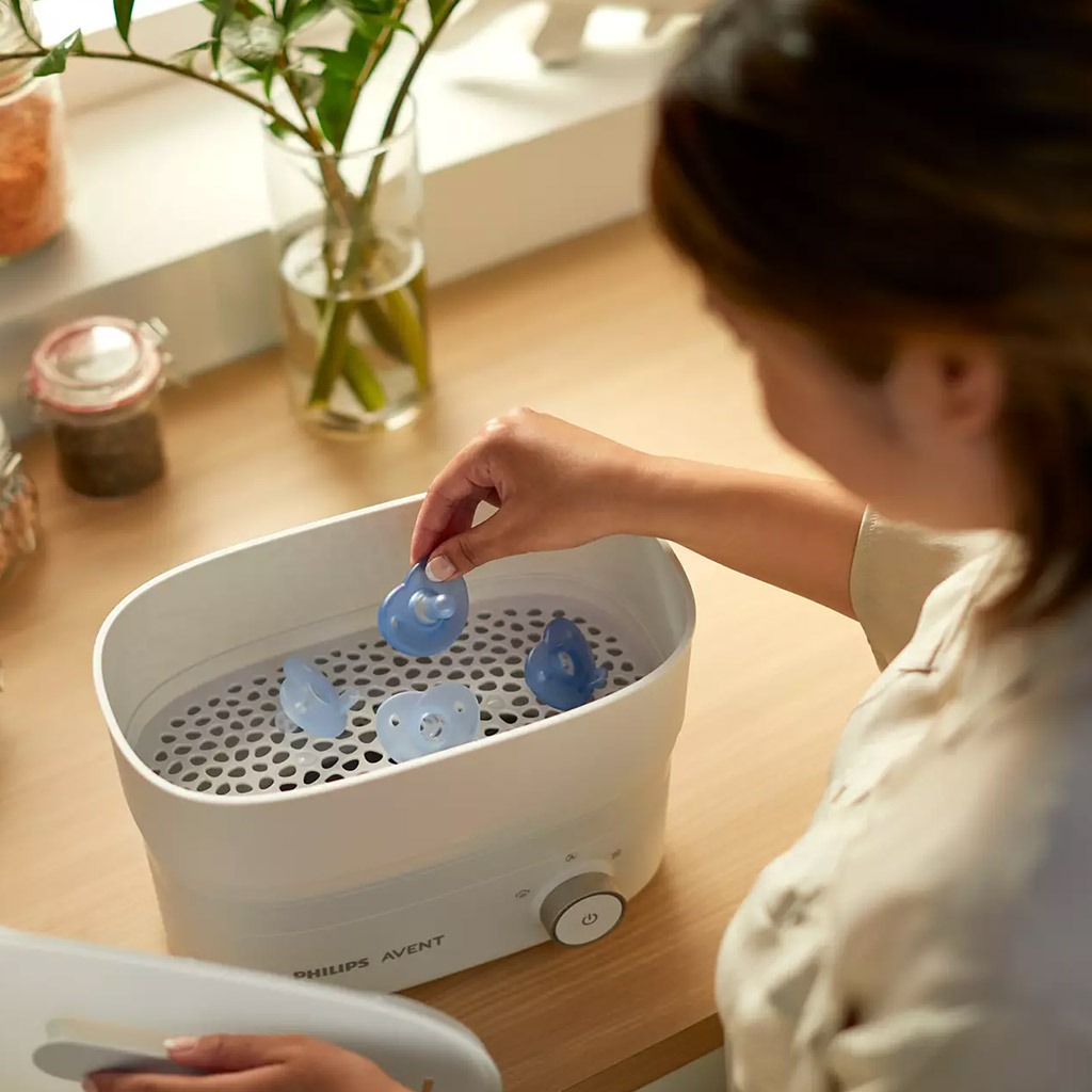 Philips Avent Curved Soothie Silicone Pacifiers For 0-6 Month Baby Mixed, Pack of 2's Assorted SCF099/20