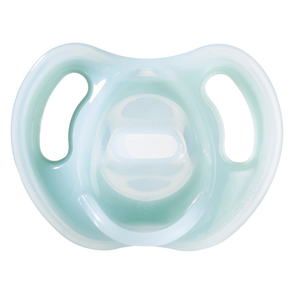 Tommee Tippee Ultra-Light Silicone Soother For 0-6 Months, Pack of 2's