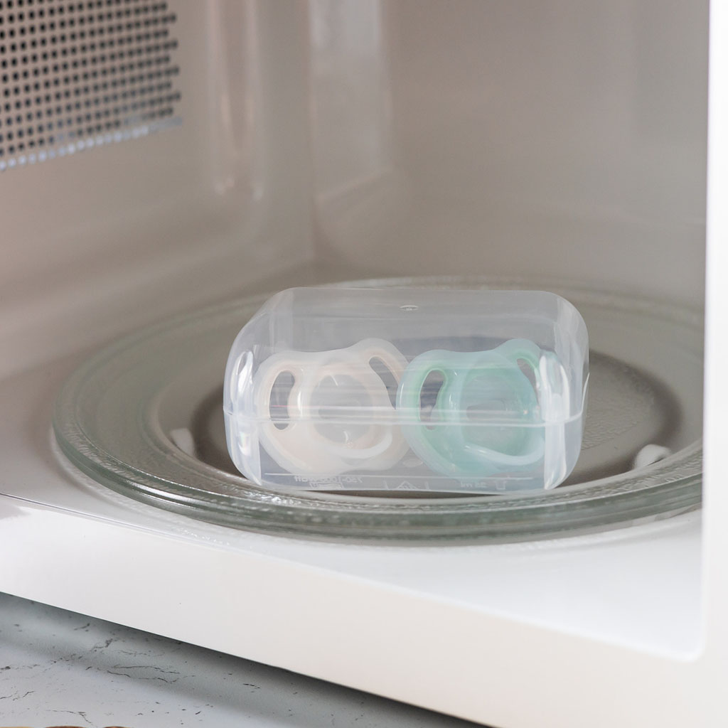 Tommee Tippee Ultra-Light Silicone Soother For 0-6 Months, Pack of 2's