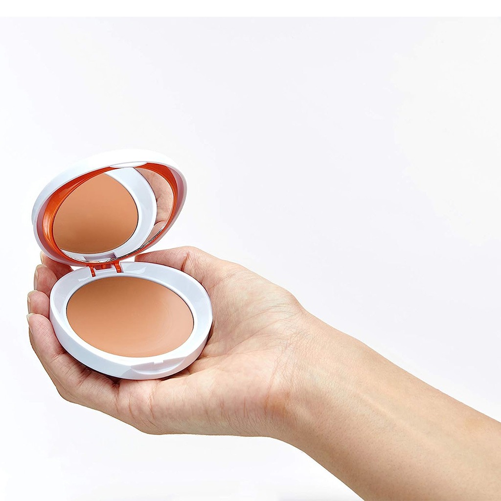 Heliocare Color Oil-Free Compact With Broad Spectrum Sunscreen SPF50 - Light 10g