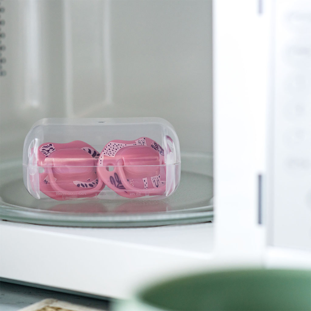 Tommee Tippee Moda Soother In Pink Color For 0-6 Months Infant, Pack of 2's