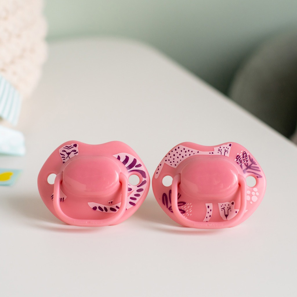 Tommee Tippee Moda Soother In Pink Color For 0-6 Months Infant, Pack of 2's