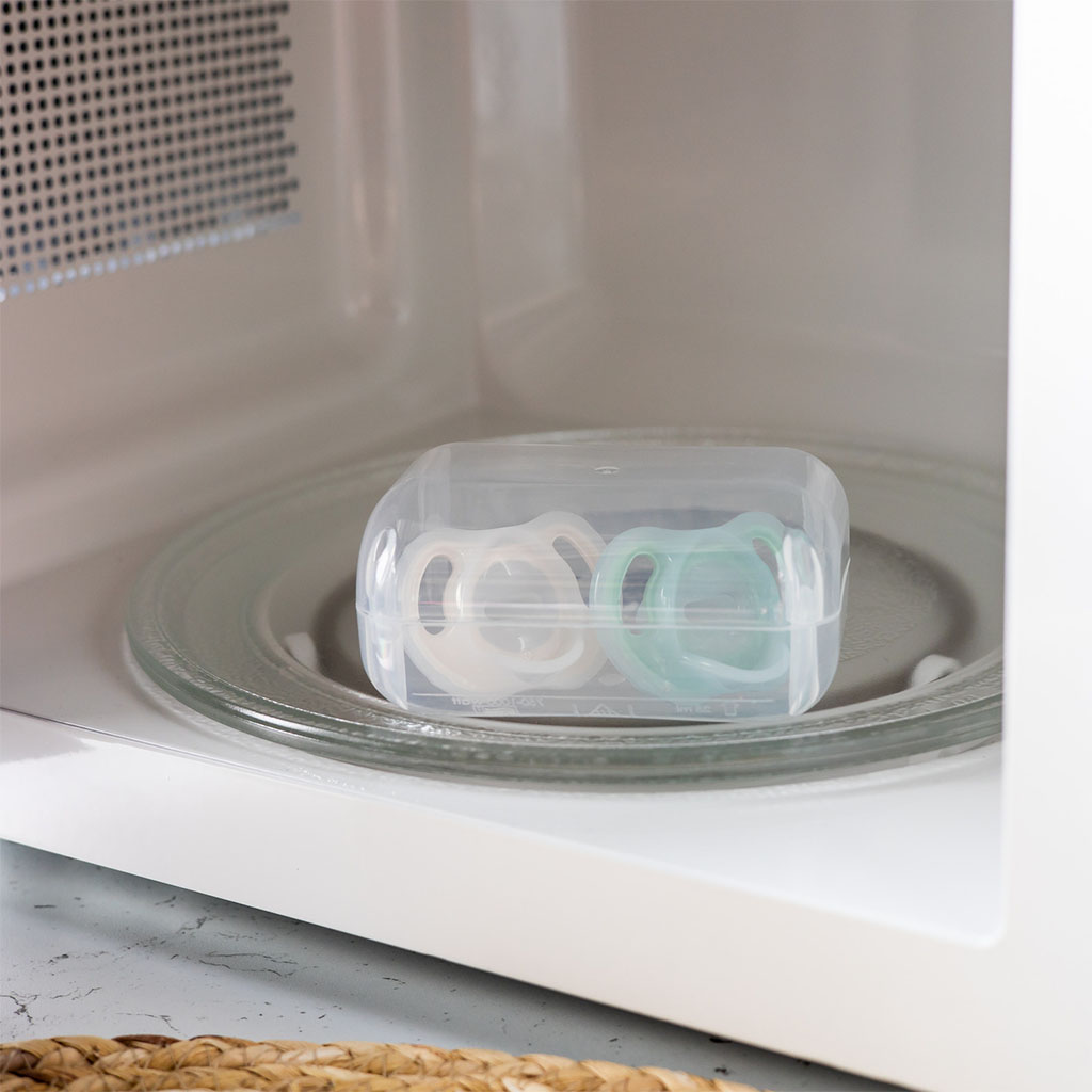 Tommee Tippee Ultralight Super Orthodontic Soft Silicone Baby Soother For 0 To 6 Months - Green/White, Pack of 2’s