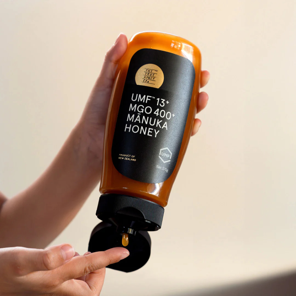 The True Honey Co Manuka Honey 400+ MGO & 13+ UMF Easy Squeeze Bottle 375g