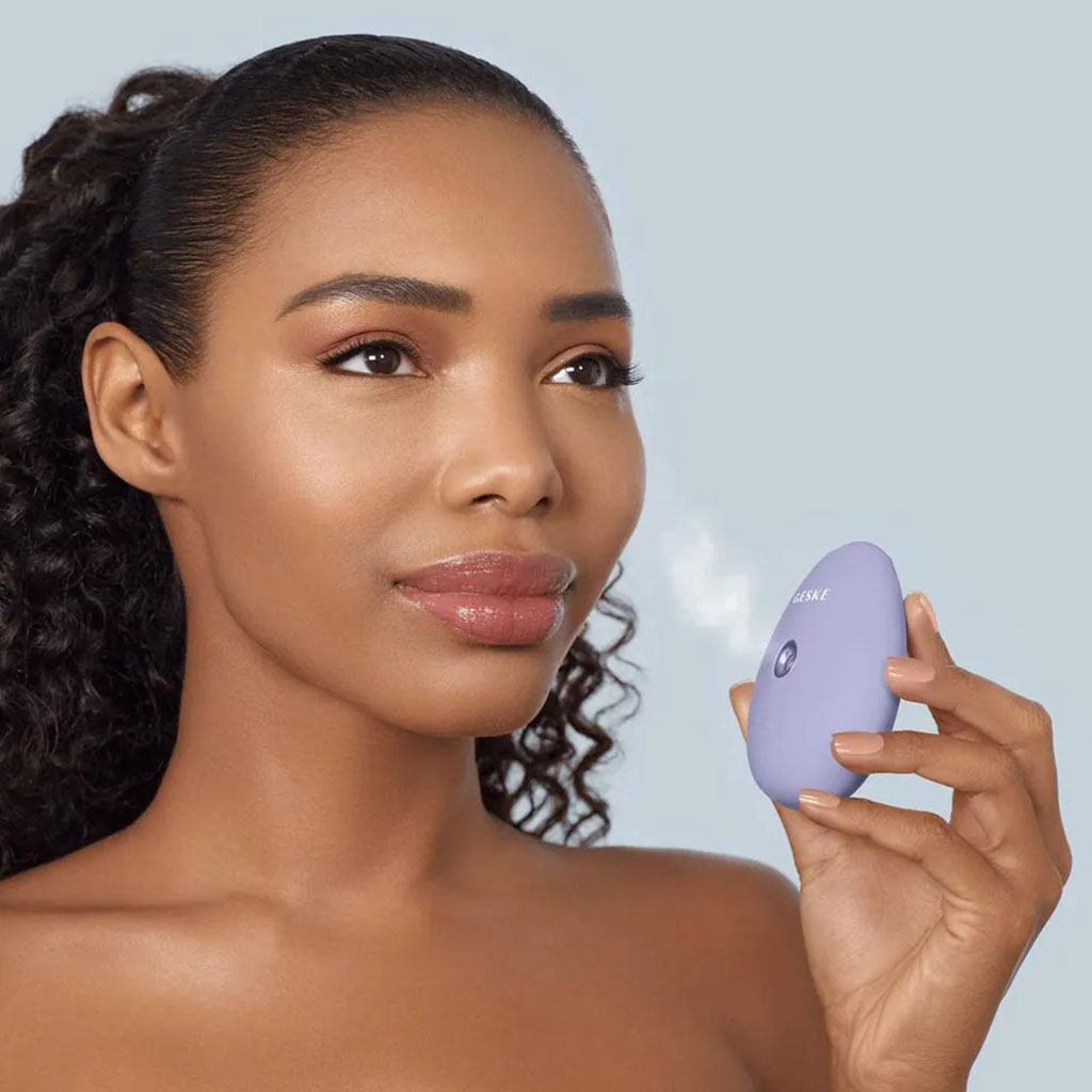 Geske SmartAppGuided 4-in-1 Facial Hydration Refresher In Purple Color 