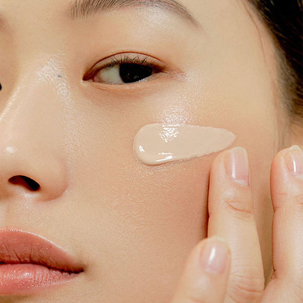 Dear Klairs Illuminating Supple Blemish Sunscreen Cream With SPF40 & PA++ 40ml