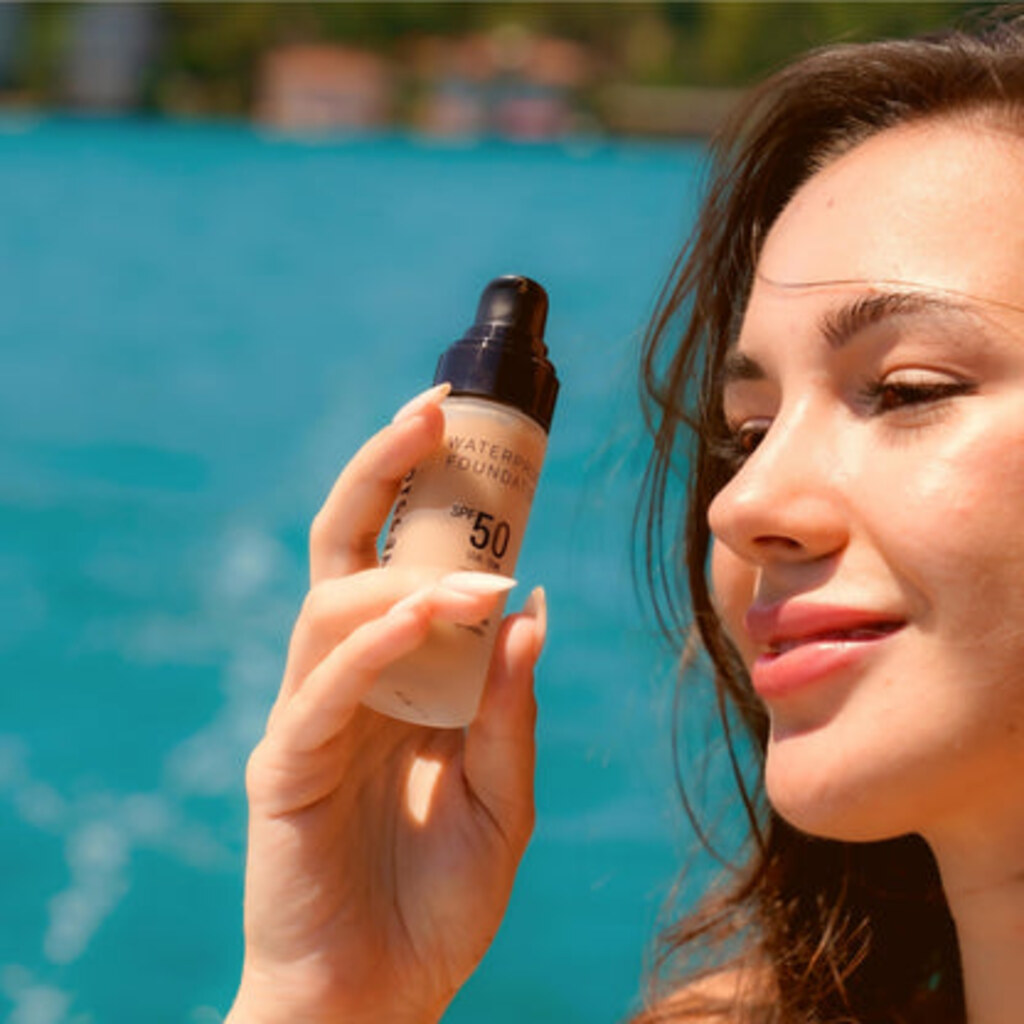 Vanessium SPF50 Waterproof Foundation 30ml - Shade 02