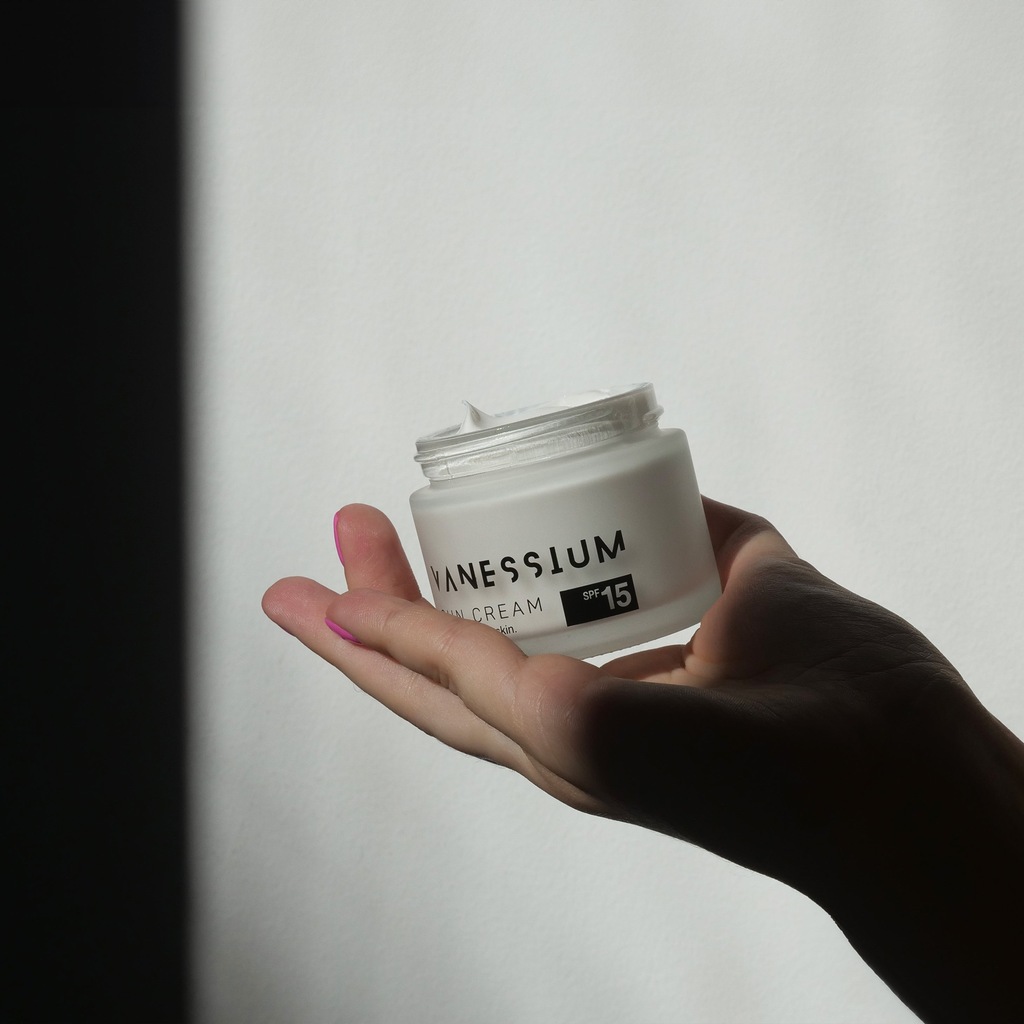 Vanessium Glow Effect SPF15 Skin Lift Sun Cream 50ml