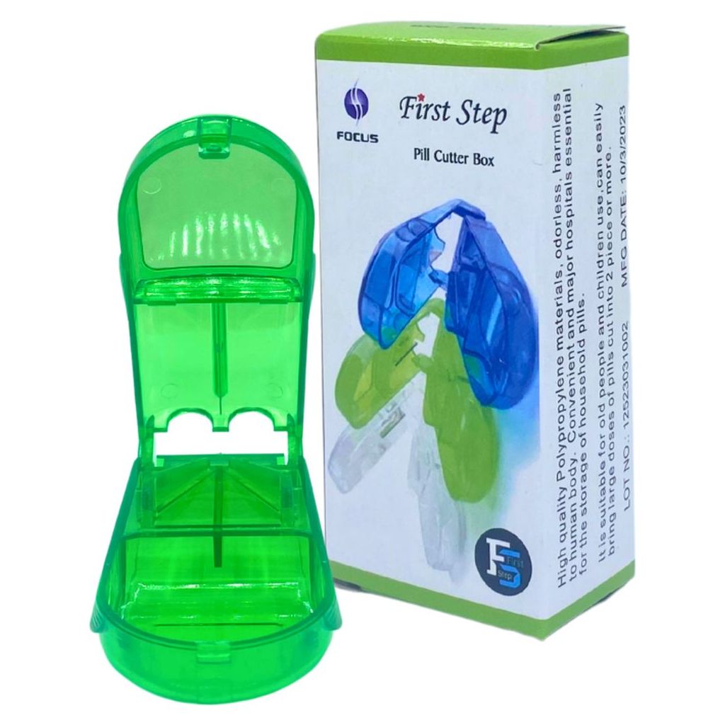 First Step Pill Cutter Box, Color Green
