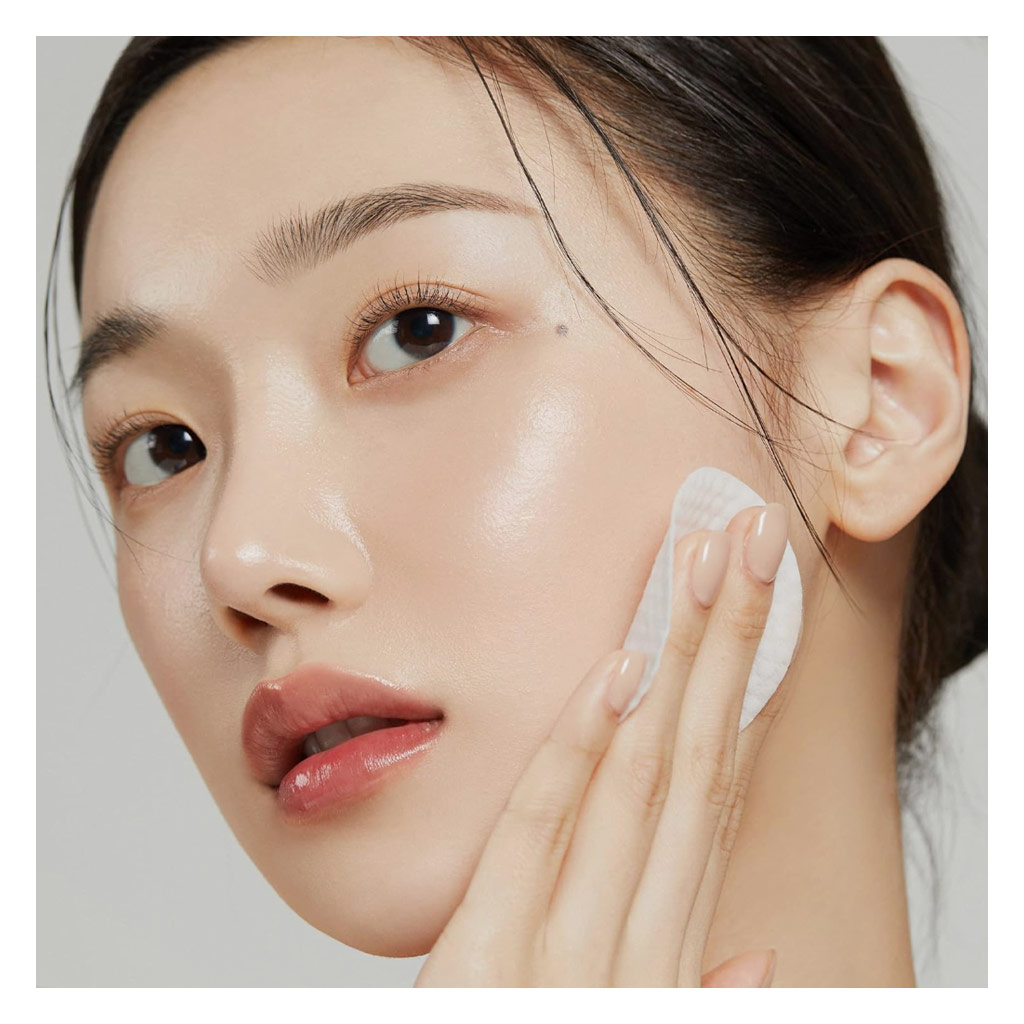 Medicube Zero Pore 2.0 AHA + BHA Facial Toner Pads For Pore Tightening 155g, Pack of 70's